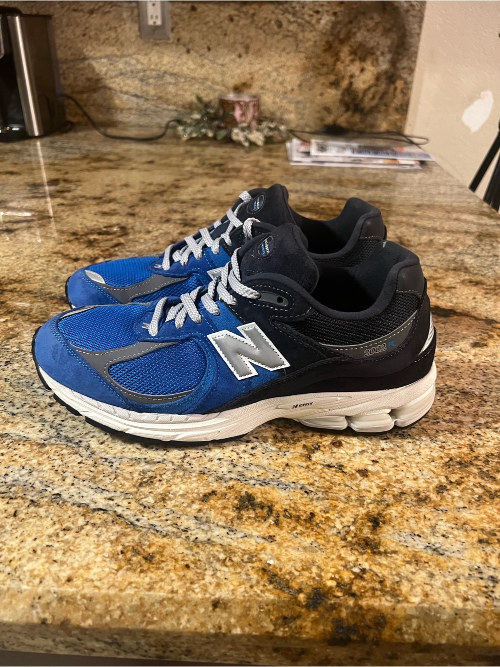 New Balance Men’s Blue & Black Athletic Sneakers unisex
